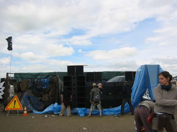 100-0082_IMG
