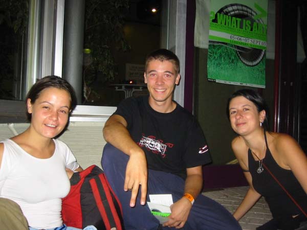 100-0035_IMG