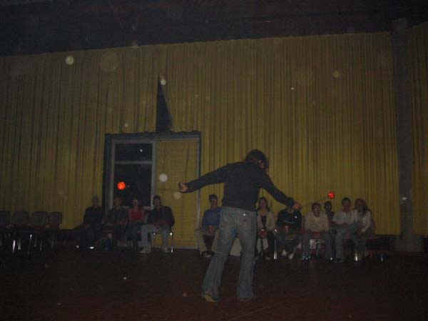 100-0045_IMG
