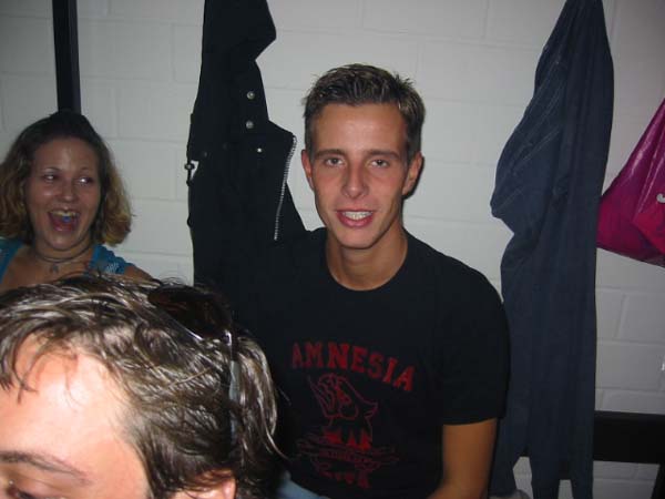 100-0086_IMG