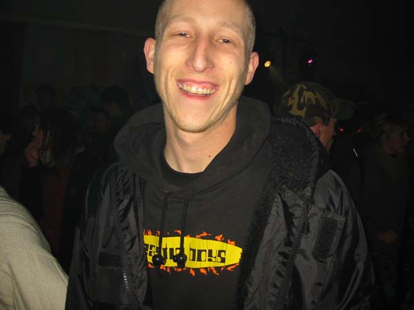 100-0019_IMG