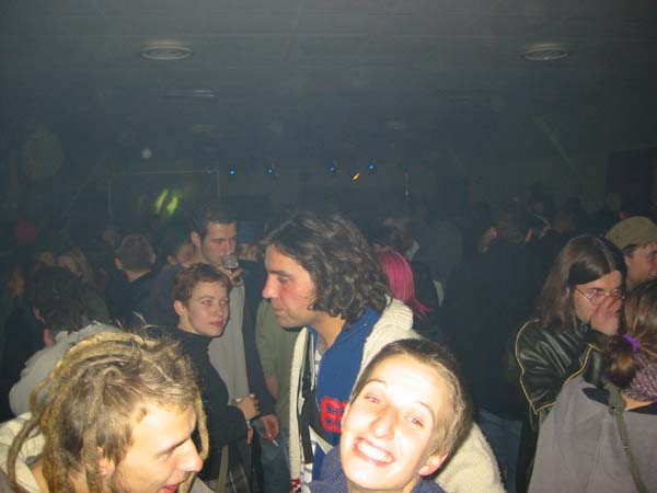 100-0033_IMG