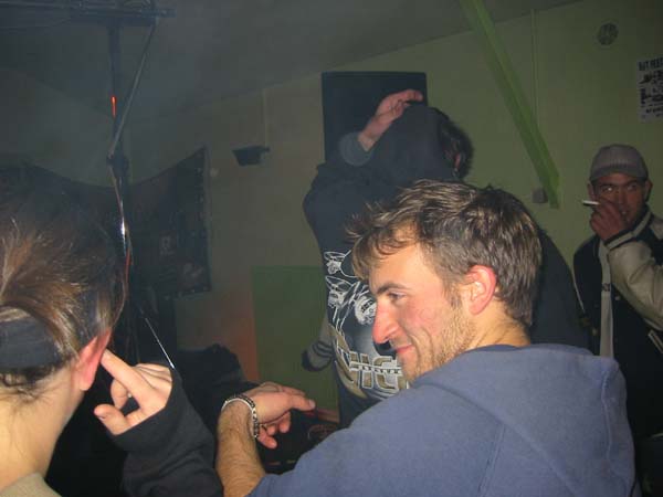 100-0063_IMG