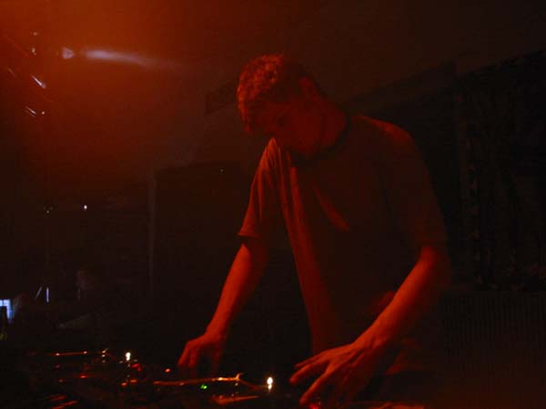 101-0146_IMG