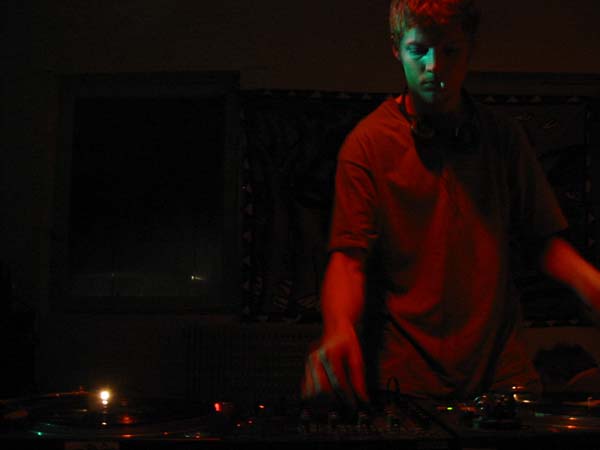 101-0148_IMG