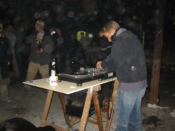 100-0023_IMG