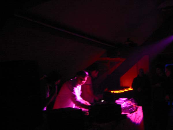 100-0018_IMG