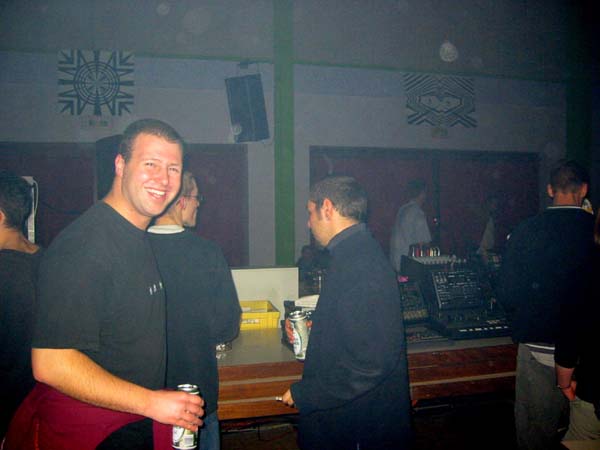 100-0045_IMG