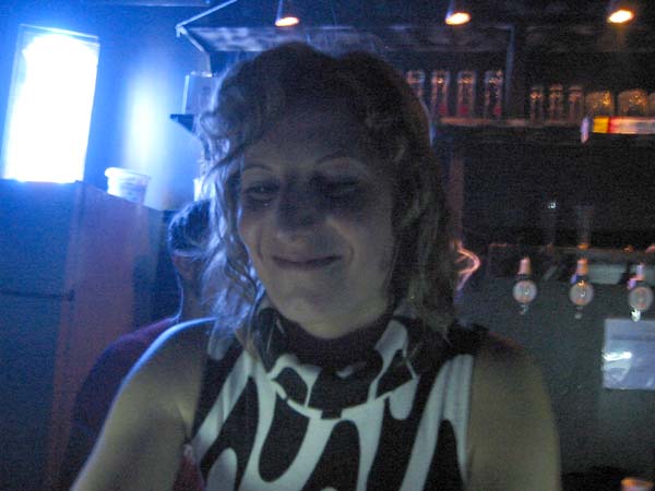 100-0046_IMG