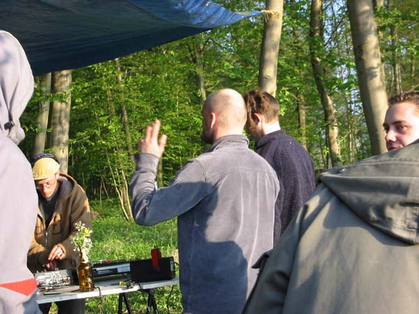 100-0085_IMG