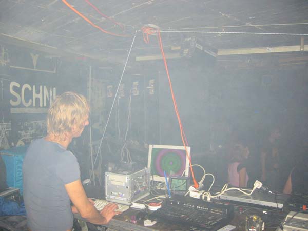 100-0018_IMG