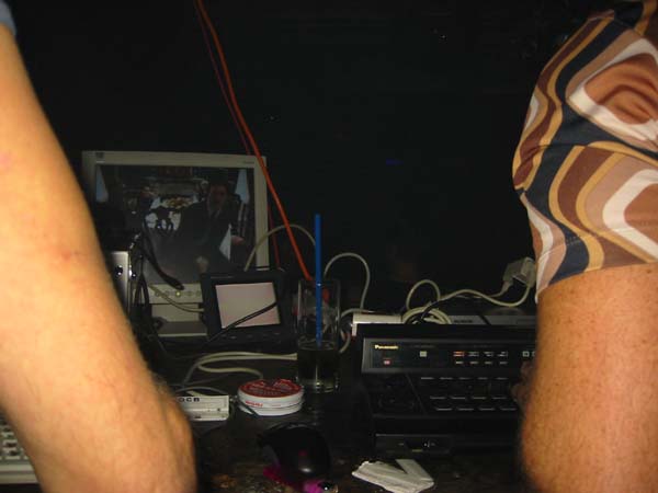 100-0023_IMG