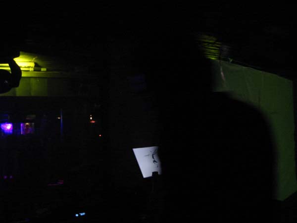 100-0033_IMG